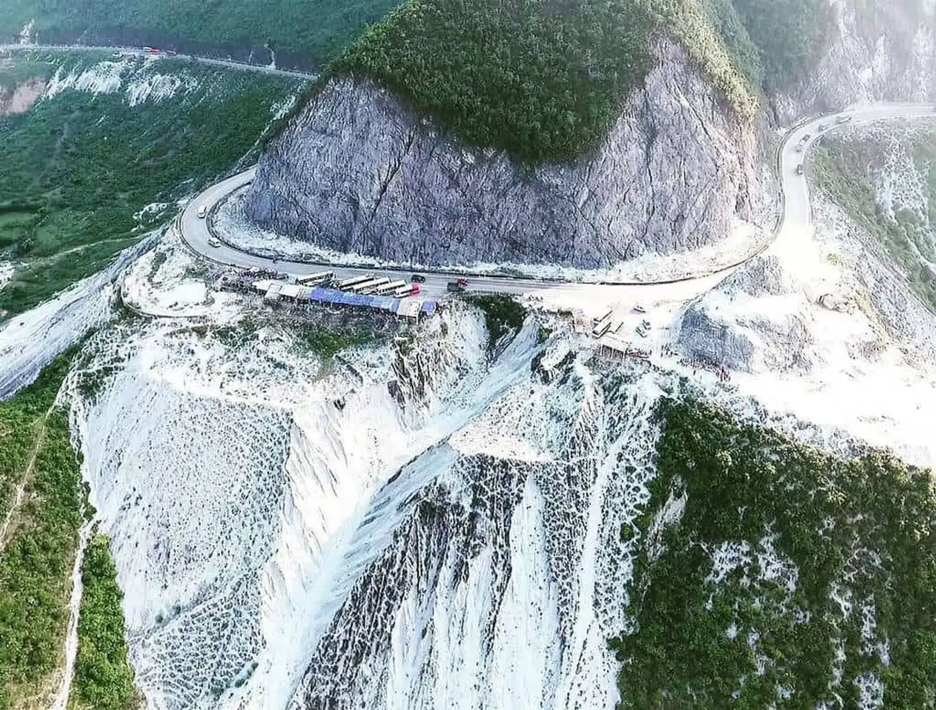 Hạ Long – Mai Châu – Mộc Châu – Điện Biên – Lai Châu – Sapa 5N4Đ