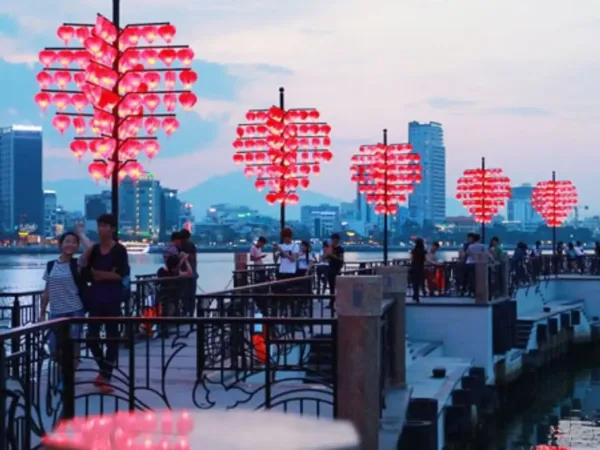 Top 10 địa điểm tham quan Đà Nẵng vô cùng hấp dẫn Top 10 địa điểm tham quan Đà Nẵng vô cùng hấp dẫn